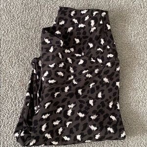 Cheetah print AE leggings